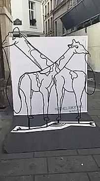 giraffe-or-elephant-optical-illusion